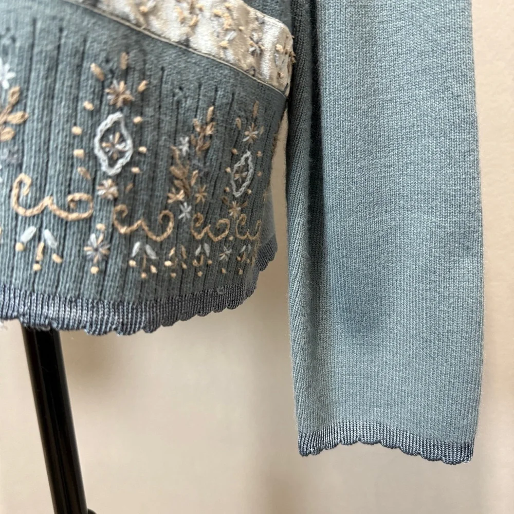 Koret Embroidered Sweater Womens M Cardigan Velvet Ribbon Trim Cottagecore Soft - Picture 7 of 9